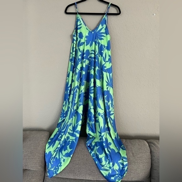 Gypsy Jumpsuit in Premium Floral Silhouette - Picture 4 of 5